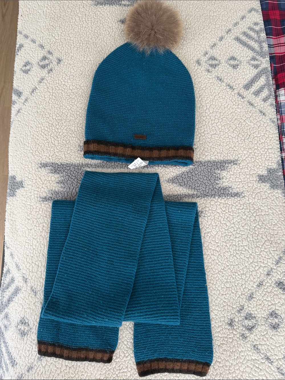Fendi Kids Teal Knit Hat & Scarf Matching Set Size III Fits Teens